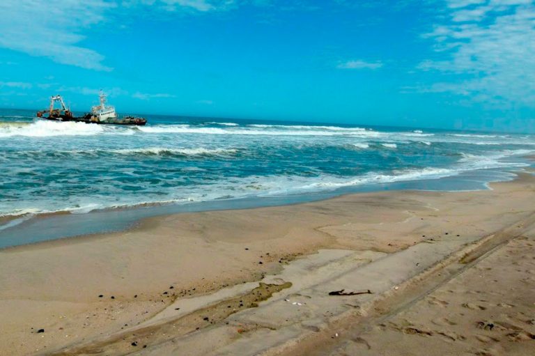 Costa esqueletos. Naufragio del Zeila.